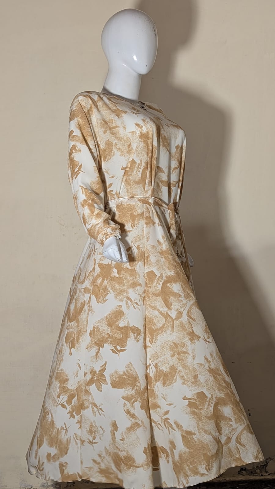 GOLDEN PETALS PRINTED ABAYA