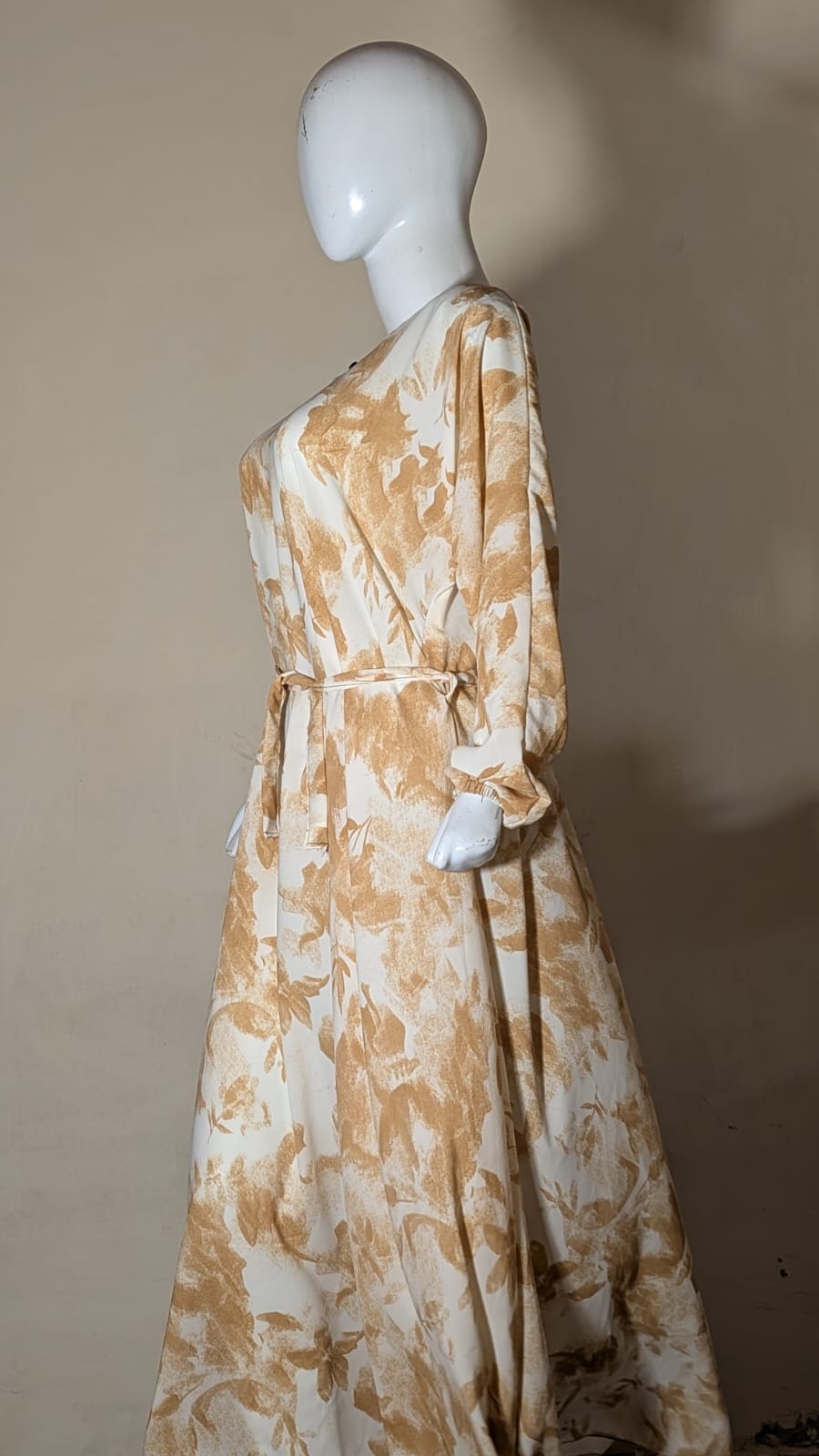 GOLDEN PETALS PRINTED ABAYA