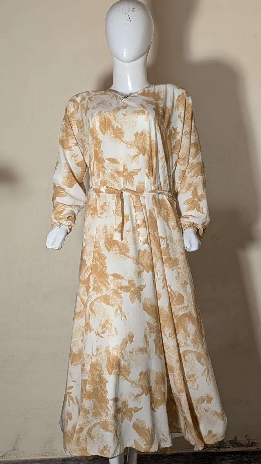 GOLDEN PETALS PRINTED ABAYA